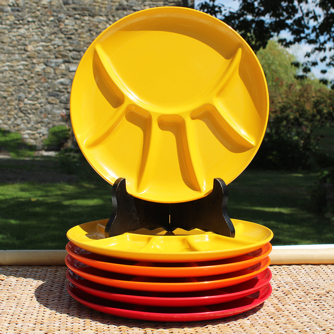 Lot De Camping Vintage Mirro : Casserole Avec Miroir, 6 Assiettes, 6 Tasses - Aluminium Emboîtable