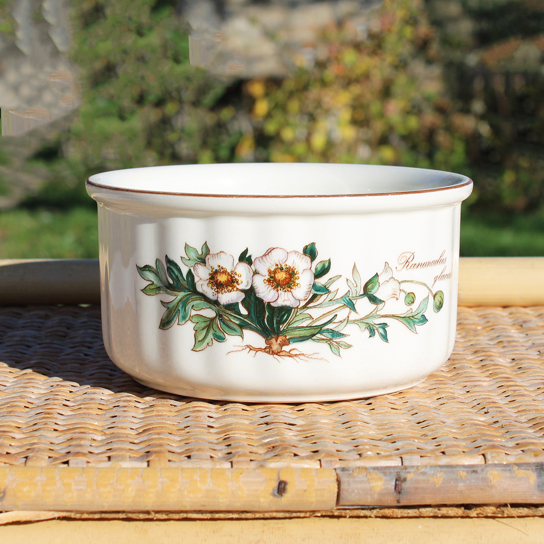 Moule a soufflé ou saladier vintage arcopal fleurs champêtres - Arts de la table Moule a soufflé ou saladier vintage arcopal fleurs champêtres - Arts de la table