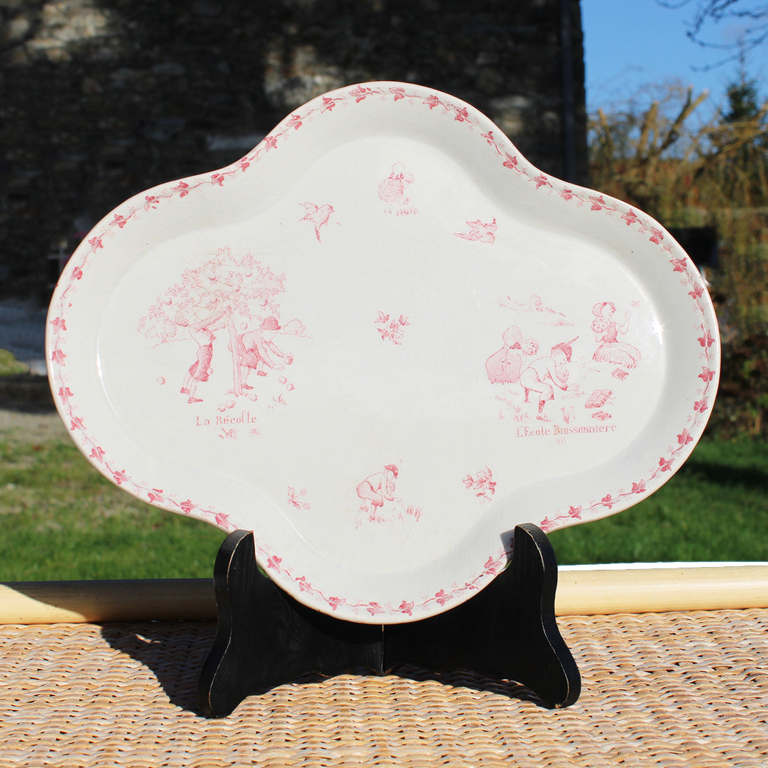 Assiette décorative Faïence polychrome Gien France Décor Moustiers