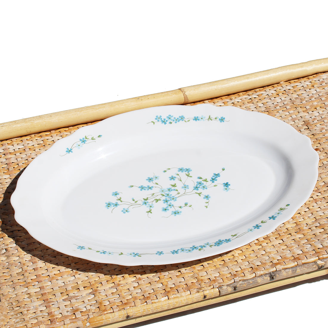 Grand Plat Ovale Arcopal – Vintage 34 Cm – Motif Veronica Myosotis, Bleu, France