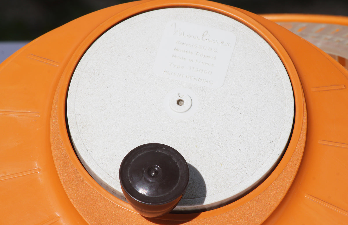 Essoreuse à salade Moulinex vintage coloris orange type 313.0.00 – La Roue du Passé