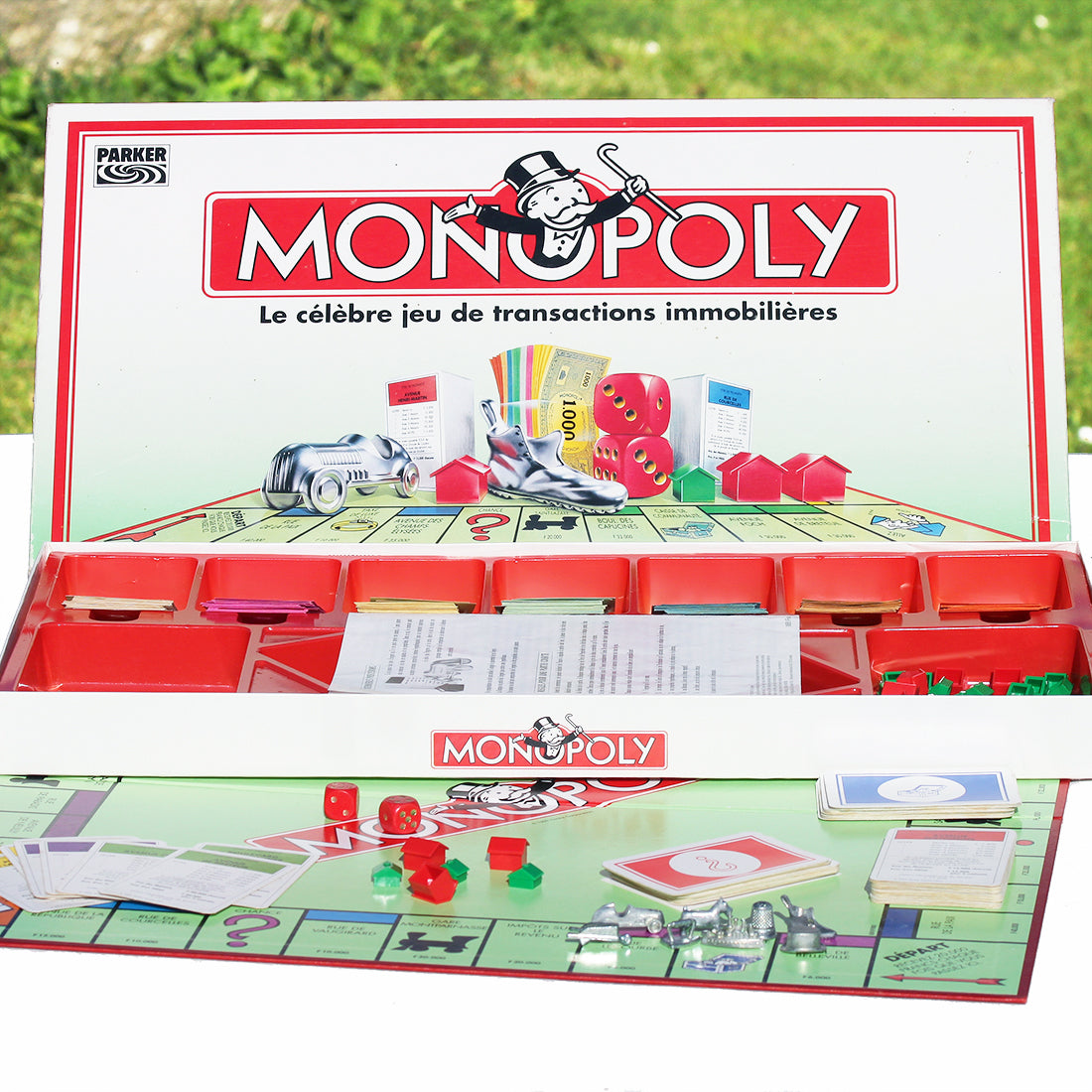 Monopoly - Classic Family Board Game (Monopoly - Jeu de société