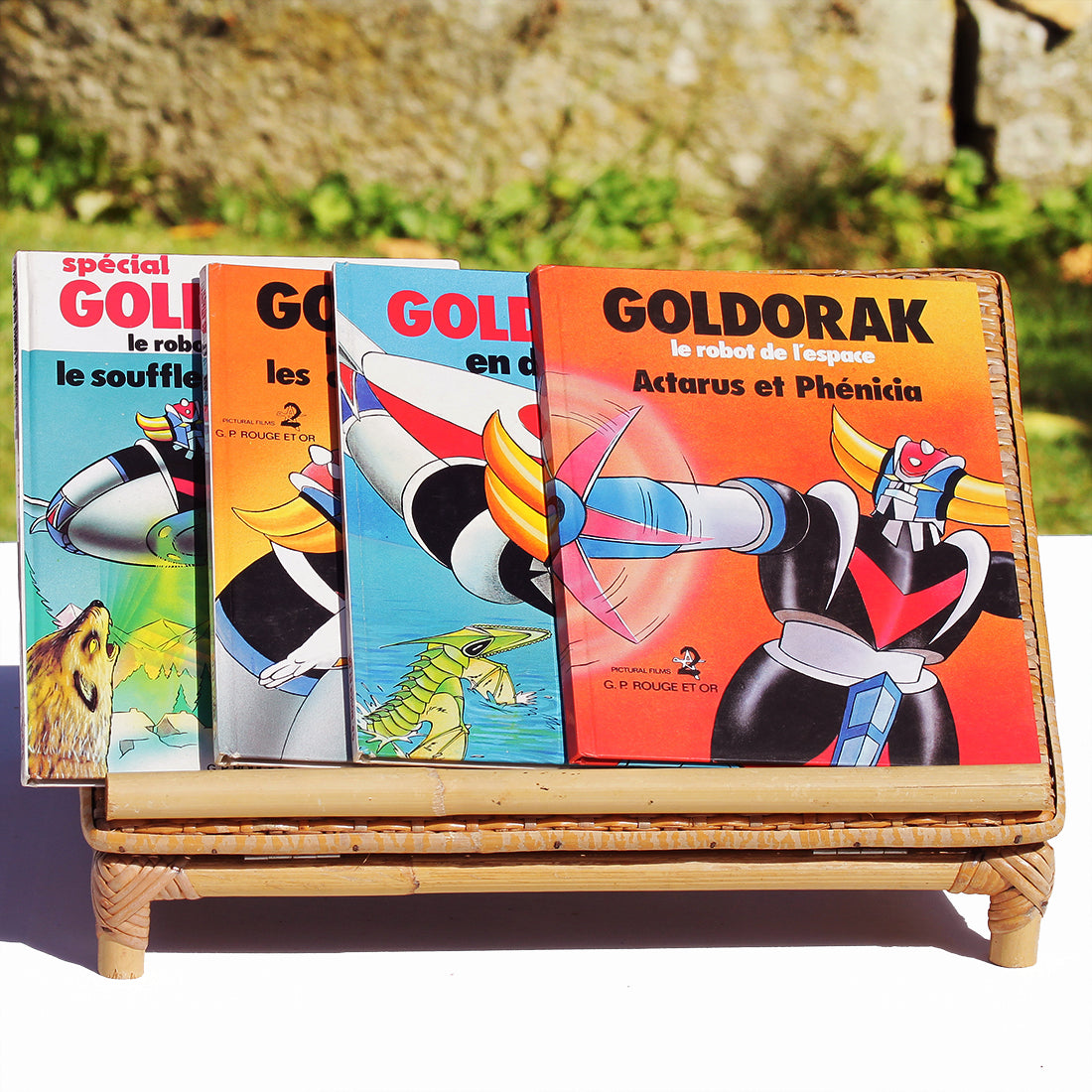 Ensemble de 4 livres vintages Goldorak G.P. Rouge et Or – La Roue du Passé