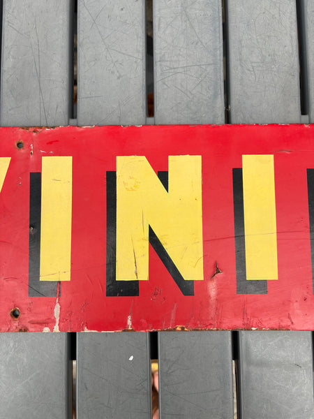 Plaque publicitaire ancienne VINIPRIX en tôle peinte – 77 cm × 17 cm