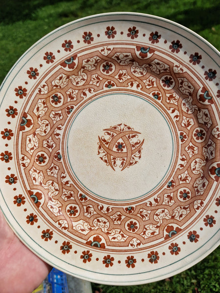 Ancienne assiette plate 22.5 cm en faïence Terre de Fer de Longwy modèle Henri II