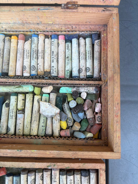 Ancienne boîte Lefranc pour pastels tendres surfins assortis – Réf. 1625