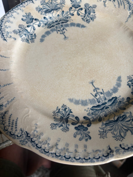 Lot de 6 assiettes plates anciennes patinées Saint-Amand et Hamage « Régence »
