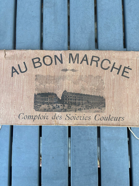 Pochette de transport en papier cartonné Au Bon Marché – Comptoir des Soieries Couleurs