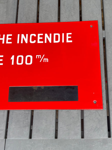 Plaque émaillée ancienne « Bouche incendie de 100 mm à ... » – 48 cm x 27 cm