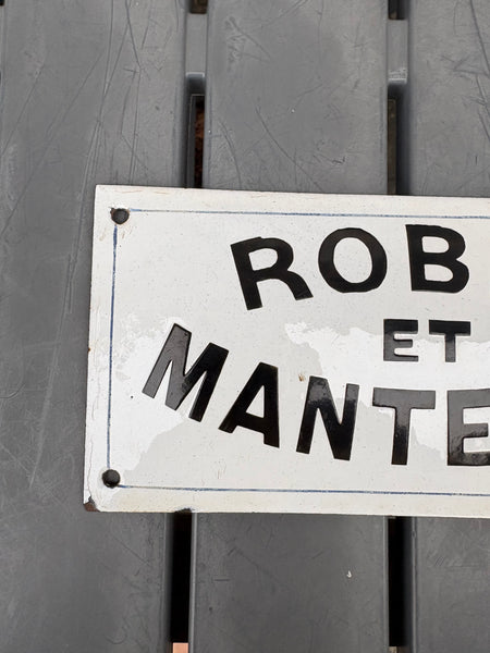 Ancienne plaque émaillée « Robes et manteaux » – Signalétique de boutique ancienne