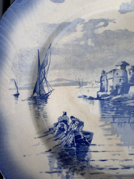 Assiette plate ancienne en faïence de Sarreguemines modèle Marines (1890-1918)