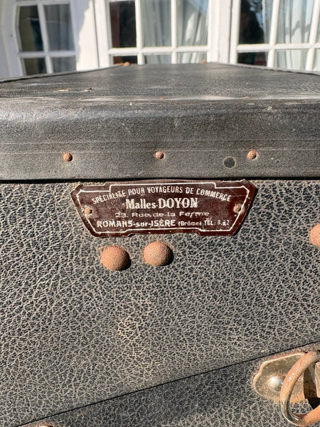 Malle ancienne de représentant Malles Doyon – valise noire de commerce