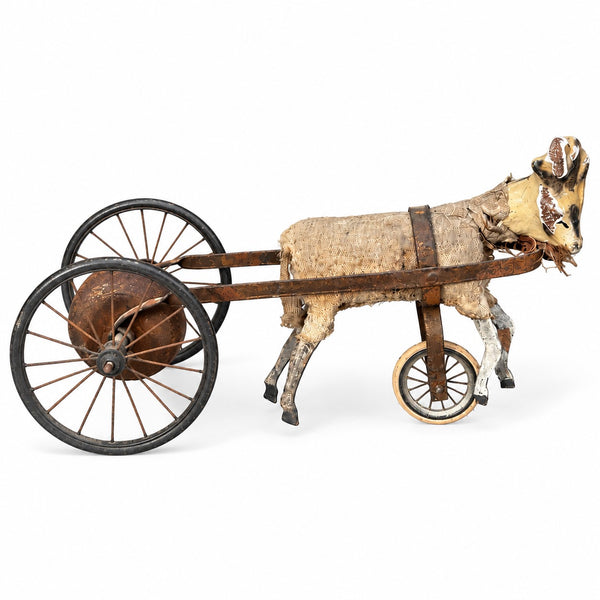 Jouet ancien à tirer du XIXe siècle – chèvre attelée à un chariot métallique avec sonnette