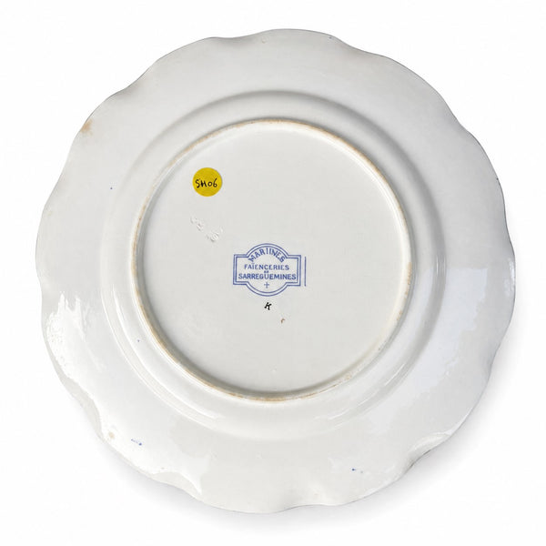 Assiette plate ancienne en faïence de Sarreguemines modèle Marines (1890-1918)