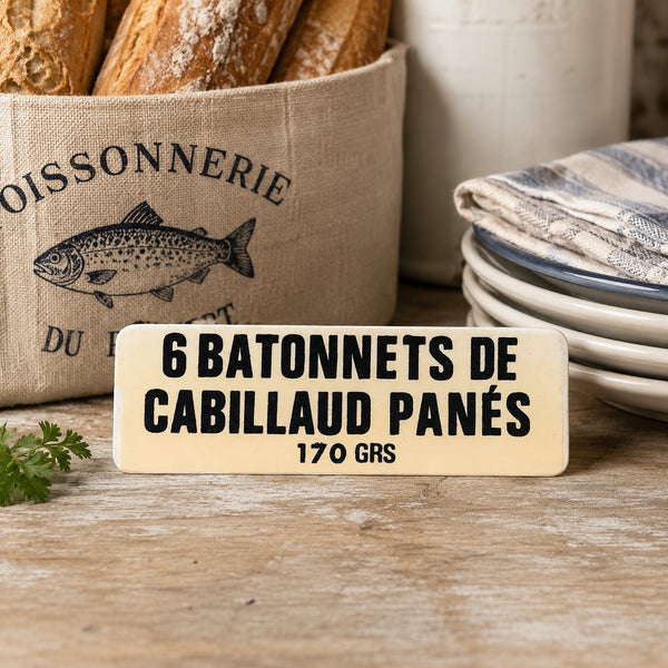 Ancienne étiquette d'épicerie « 6 Bâtonnets de cabillaud panés 170 GRS » en plastique rigide