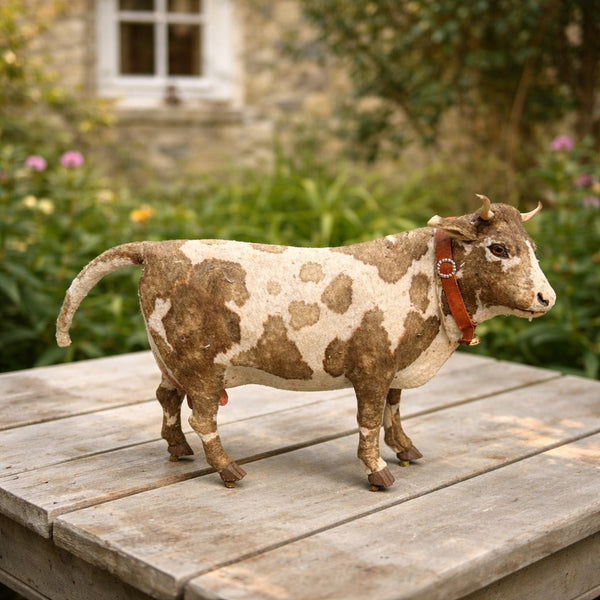 Jouet ancien mécanique – Vache à lait sur roulettes, fin XIXe siècle