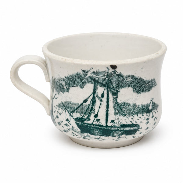 Tasse à café ancienne en faïence Saint-Amand & Hamage – Modèle « Animaux »