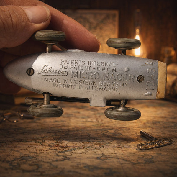 Voiture de course mécanique type Mercedes Schuco Micro Racer 1043 n° 7 – Western Germany – En état de fonctionnement