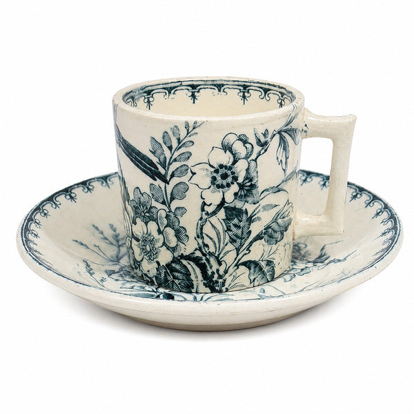 Ancienne tasse de dinette avec sa soucoupe en faïence modèle Mésange – Lunéville