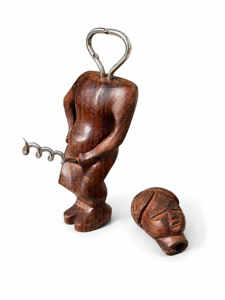 Tire-bouchon figuratif vintage « pisseur » en bois sculpté – Eugène Volynkine