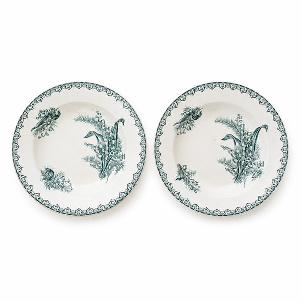 Paire d'assiettes creuses en terre de fer St Amandinoise St Amand, modèle Muguet
