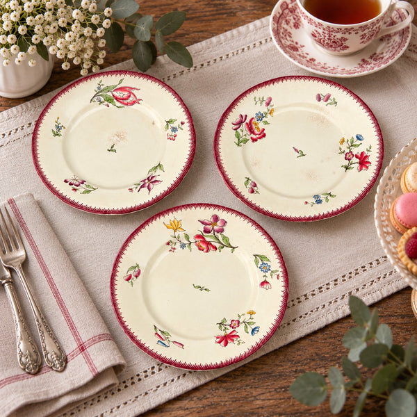 Lot de 3 assiettes à mignardises anciennes en faïence de Sarreguemines U&C modèle Strasbourg – 18,5 cm