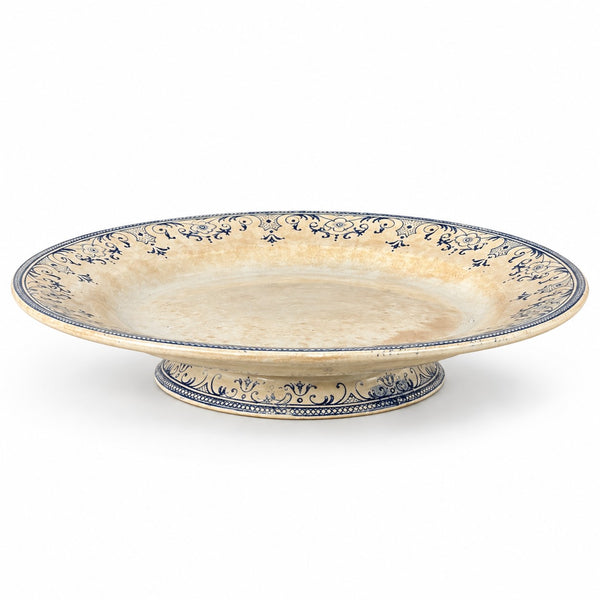Assiette montée ancienne en faïence patinée Creil et Montereau modèle « Service La Vallière »