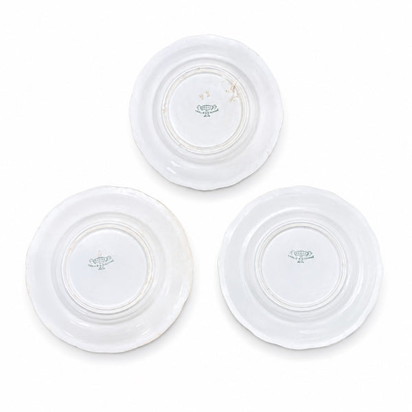Lot de 3 anciennes assiettes à dessert Creil et Montereau en faïence blanche – 18 cm