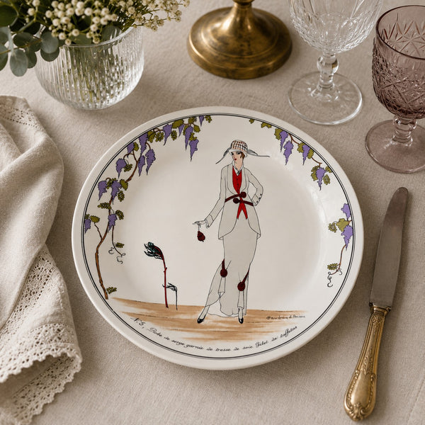 Assiette vintage Villeroy & Boch « Design 1900 » 26 cm – N. 5 Robe de serge garnie de tresse de soie, gilet de taffetas