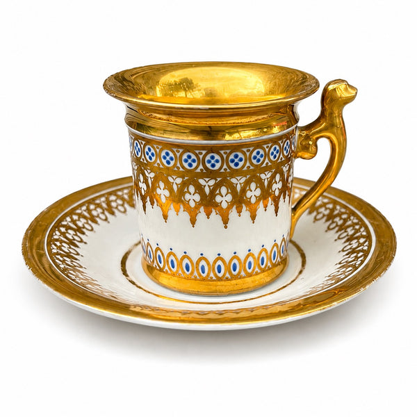 Tasse et sa soucoupe en porcelaine de Paris décor néogothique doré – époque XIXe siècle