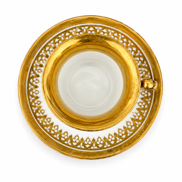 Tasse et sa soucoupe en porcelaine de Paris décor néogothique doré – époque XIXe siècle
