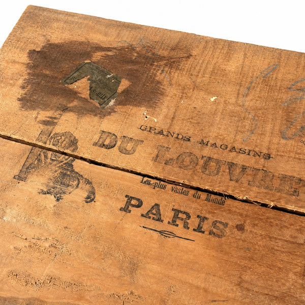 Boîte ancienne d’expédition « Grands Magasins du Louvre Paris » en bois