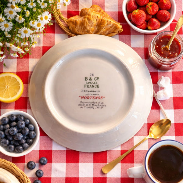 Sous-tasse / soucoupe en porcelaine – Bernardaud Limoges “Hortense”