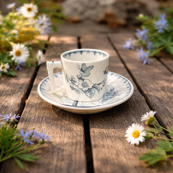Petite tasse de dinette de poupée ancienne en faïence de Lunéville – décor Mésange