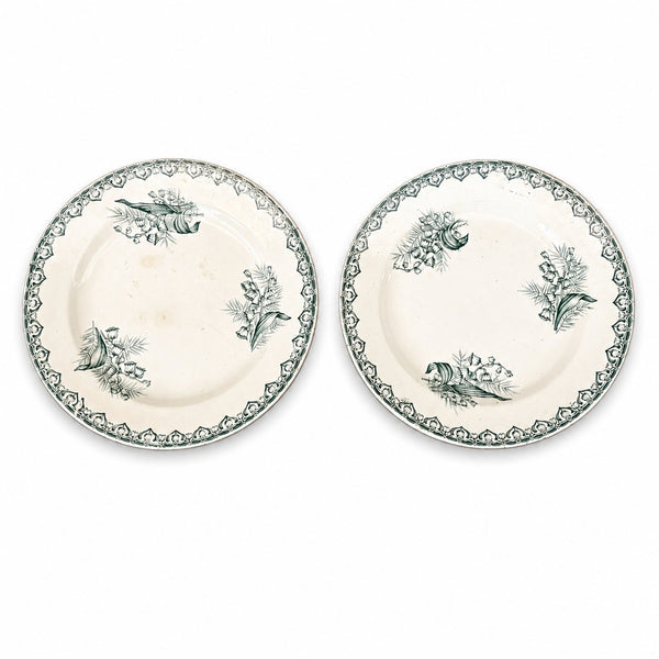 Paire d’assiettes à dessert anciennes en faïence Ste Amandinoise Saint-Amand – modèle « Muguet »