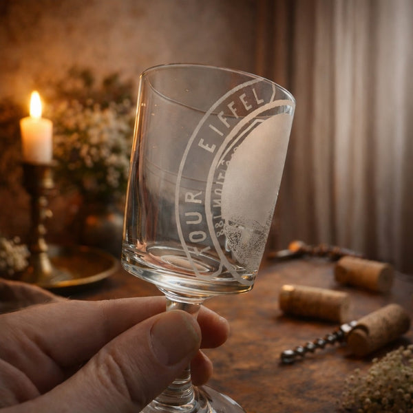 Verre à pied ancien soufflé – Exposition Universelle de Paris 1889 – Gravure Tour Eiffel