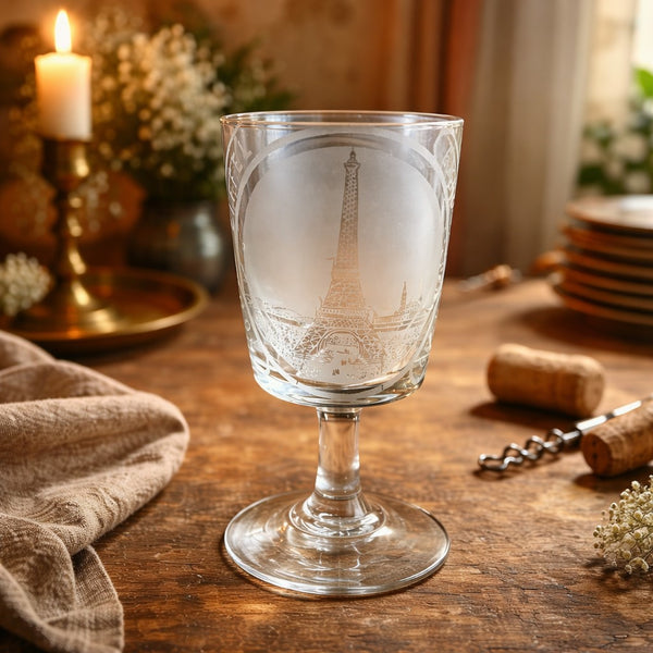 Verre à pied ancien soufflé – Exposition Universelle de Paris 1889 – Gravure Tour Eiffel