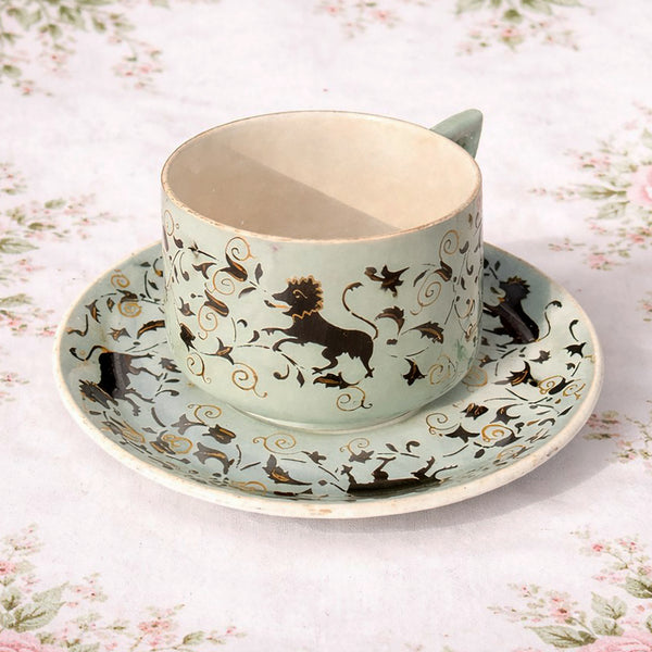 Grosse tasse à déjeuner et soucoupe anciennes Sarreguemines décor lion floral vert céladon