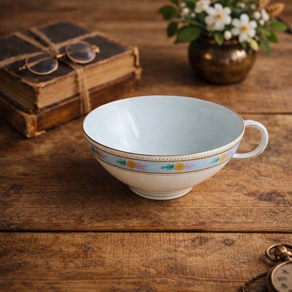 Tasse ancienne en Porcelaine de Paris – Décor floral & monogramme « X »