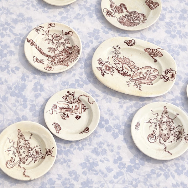 Dinette de poupée ancienne en terre de fer – 20 pièces