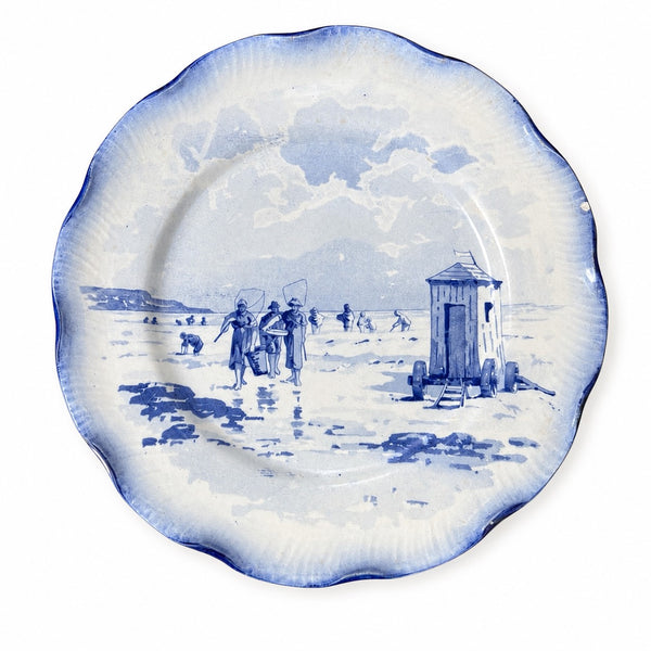 Assiette plate ancienne en faïence de Sarreguemines modèle Marines (1890-1918)