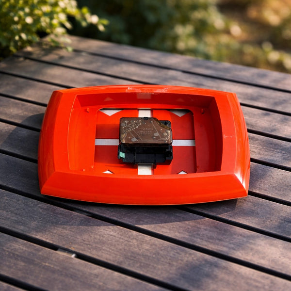 Pendule murale vintage JAZ quartz NON FONCTIONNELLE – boîtier plastique orange