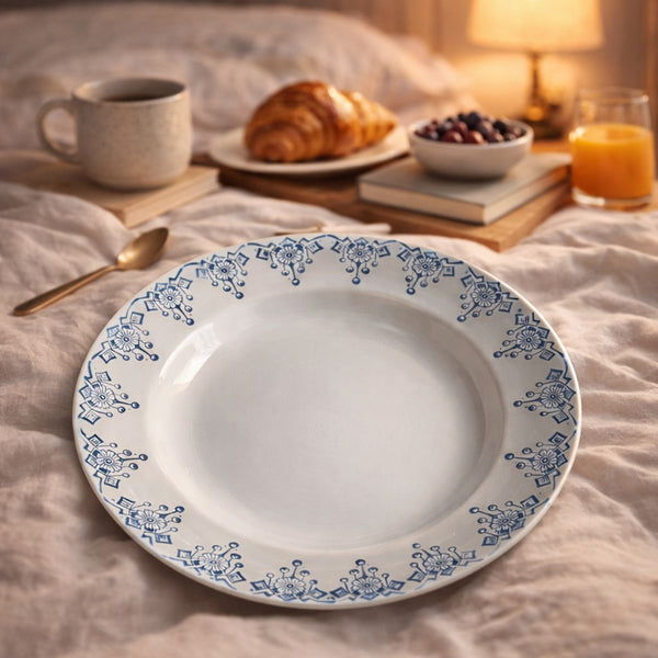 Assiette creuse ancienne Saint-Amand – décor bleu – modèle 3418