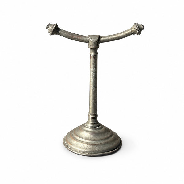 Ancien présentoir de vitrine Siegel en métal argenté pour bijoux ou petits objets