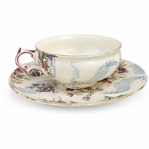 Ancienne tasse à thé et sa soucoupe en faïence U & C Sarreguemines – Modèle Lavallière