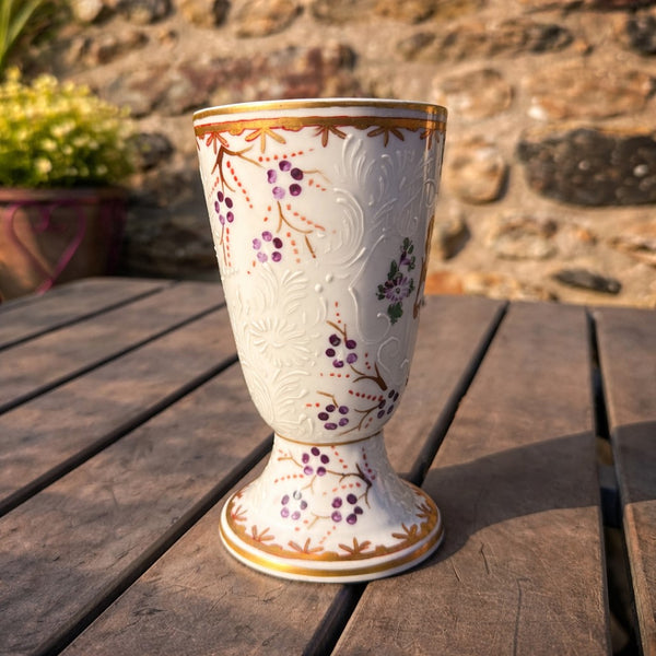 Mazagran en porcelaine – Maison Samson – décor blason & branchages floraux