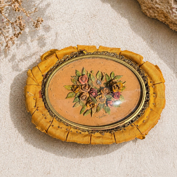 Boîte à ouvrage / bijoux ancienne en carton, tissu et verre bombé – travail de dame