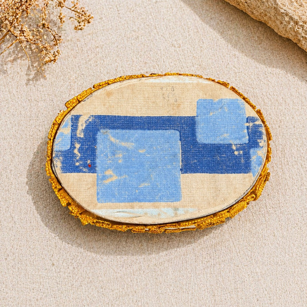 Boîte à ouvrage / bijoux ancienne en carton, tissu et verre bombé – travail de dame