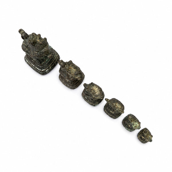 Ensemble de 6 poids de balance zoomorphes en bronze – Créatures de type Qilin – Birmanie (Myanmar)