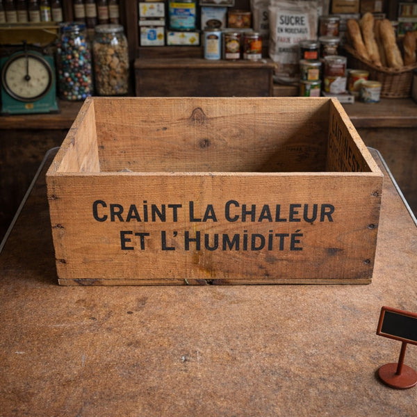 Caisse en bois ancienne Nestlé – Lait concentré sucré (fin XIXe – début XXe siècle)